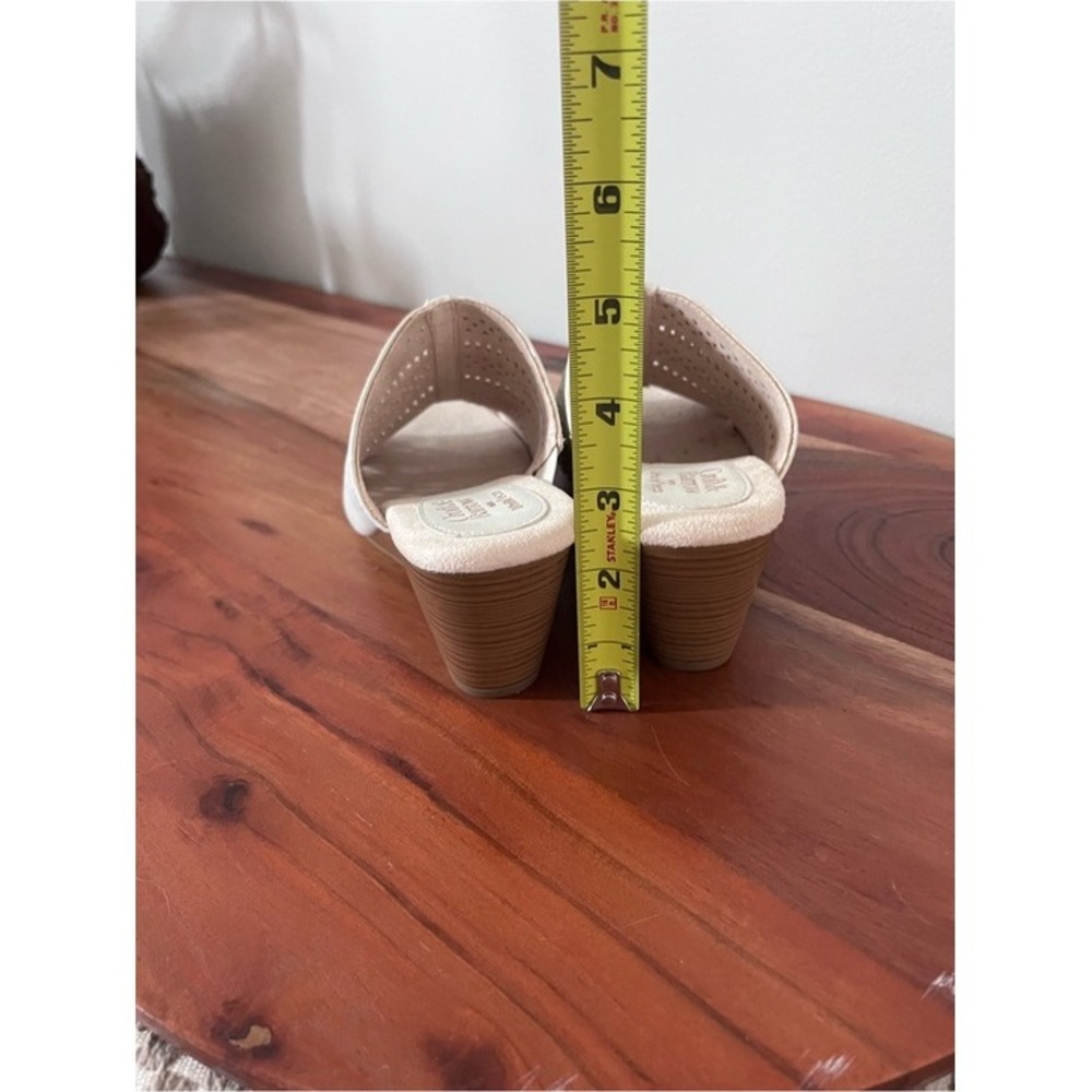Croft & Barrow Ivory Laser Cut Wedge Sandals Ortholite Eco Slides Womens 7.5 M - Picture 3 of 7